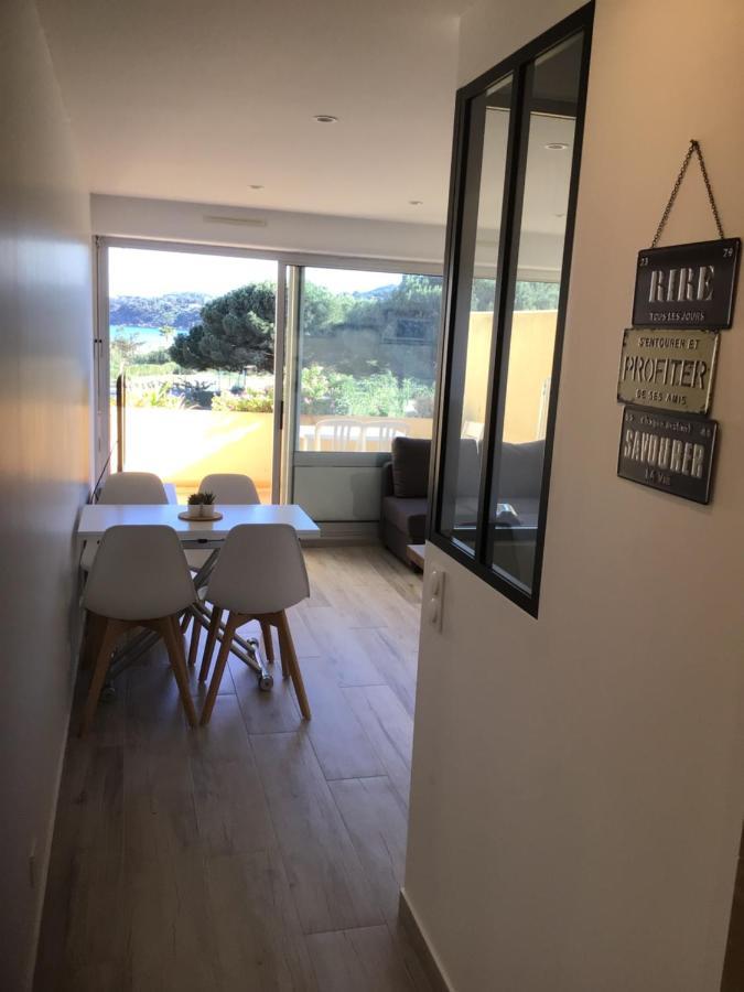 Appartement Pieds Dans L'Eau Vue Mer Bormes Les Mimosas Exterior photo